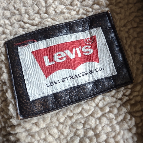 Levi's Faux Leather and Sherpa Bomber - Picture 2 of 9
